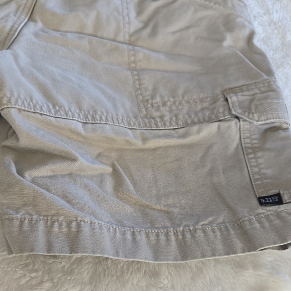 5.11 Tactical Light Tan Cargo Shorts - Picture 14 of 15